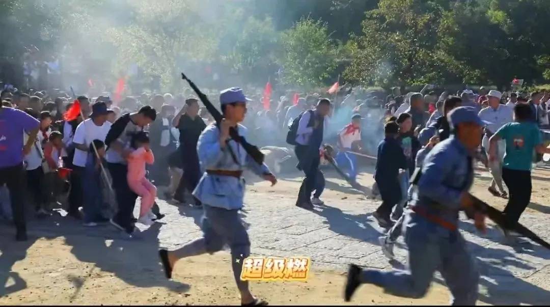 跟着团长打县城项目火爆引发景区限流现象，旅游热潮下的挑战与探讨