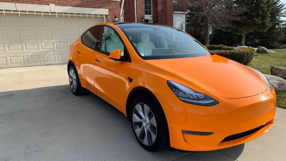 特斯拉无人驾驶Model Y，巷弄奇遇与独特小店探访之旅