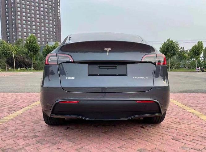 特斯拉无人驾驶Model Y