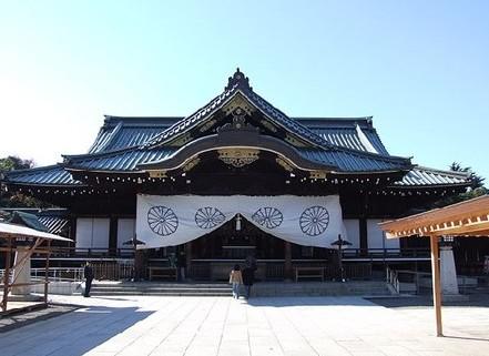 石破茂向靖国神社供奉祭品，日本政界的争议与复杂性探究