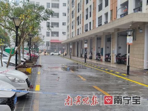 深圳小区突发火灾，多次传出爆炸声