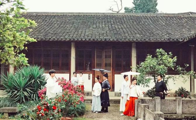 浦江县领导人名单最新,浦江县领导人名单最新，与自然美景的邂逅之旅
